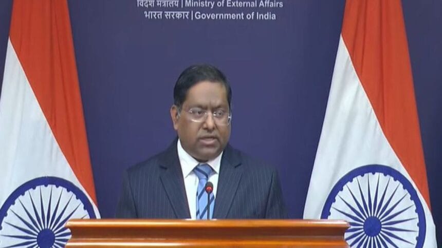 ભારત દ્વારા ઇન્ડો-પેસિફિકમાં શાંતિ માટે અપીલ અને તાઇવાન સ્ટ્રેટમાં ચીની સૈન્ય અભ્યાસનું પ્રતીકાત્મક ચિત્ર. (Indo-Pacific Restraint)