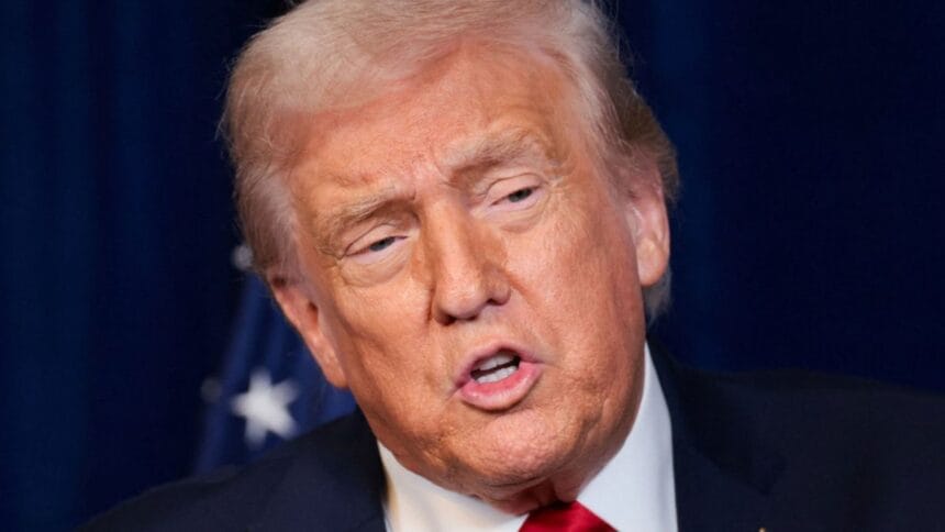 રાષ્ટ્રપતિ ટ્રમ્પે વેનેઝુએલાના તેલ ક્ષેત્રમાં $100 બિલિયનના ઐતિહાસિક રોકાણ માટે 'બિગ ઓઈલ' કંપનીઓ સાથે બેઠક યોજી. જાણો કેવી રીતે આ રોકાણ વૈશ્વિક તેલના ભાવ અને અમેરિકાના આર્થિક ભવિષ્યને બદલી શકે છે.