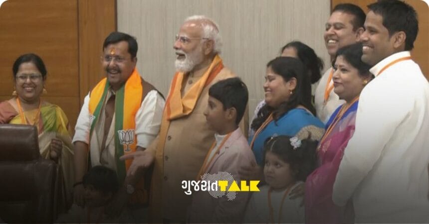 ભાજપના નવા રાષ્ટ્રીય અધ્યક્ષ નિતિન નવીન પીએમ નરેન્દ્ર મોદી સાથે મુલાકાત કરતા.