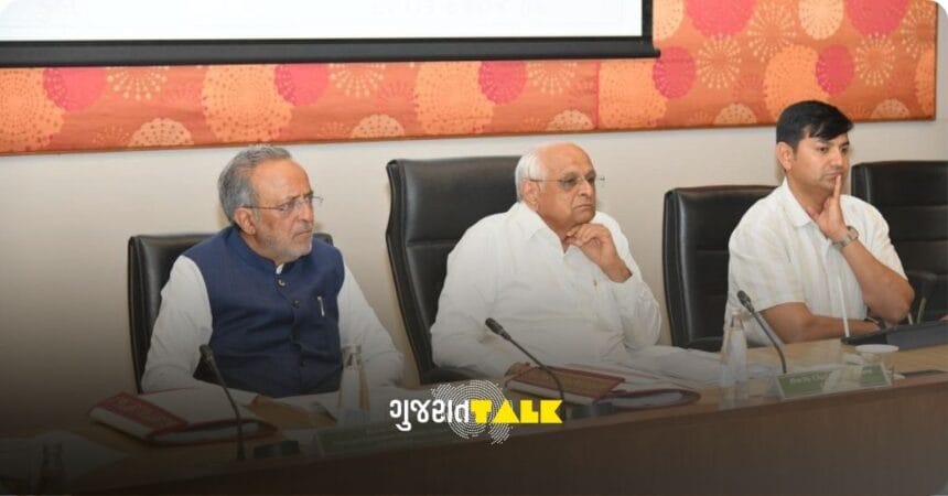 ગુજરાત સ્ટેટ વાઇલ્ડલાઇફ બોર્ડ (Gujarat State Wildlife Board)ની બેઠકમાં લેવાયા મહત્વના નિર્ણયો. રતનમહાલમાં વાઘના સંરક્ષણ માટે NTCA સાથે ખાસ પ્લાન અને રાજ્યમાં દીપડાઓ માટે નવા અભયારણ્યની વિચારણા. પ્રવાસીઓ માટે નવી 'Visitor Policy Guidelines' ટૂંક સમયમાં થશે જાહેર. વાંચો સંપૂર્ણ અહેવાલ.